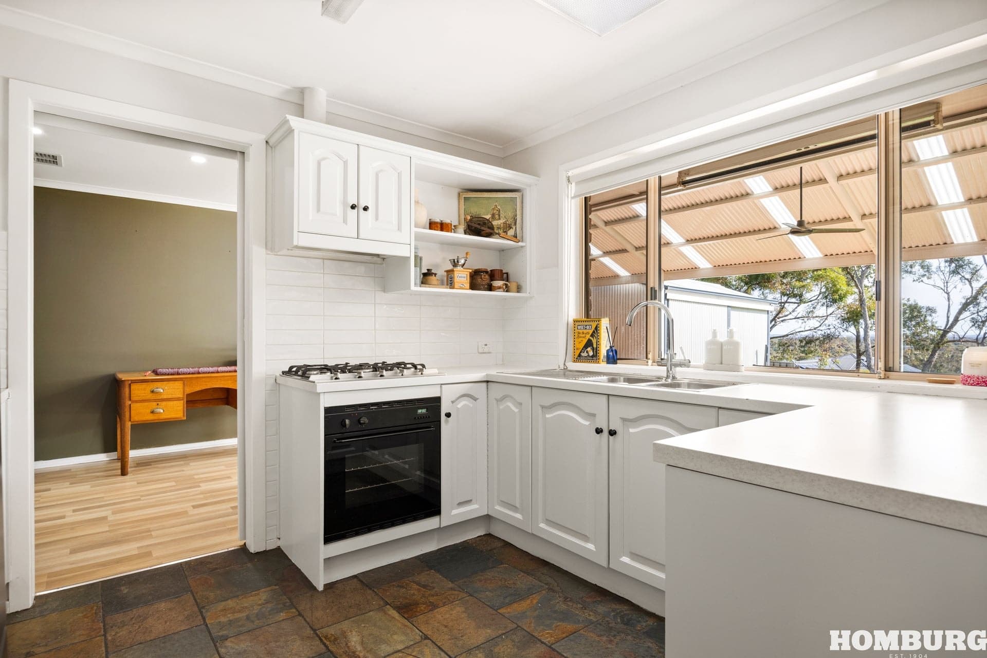 24 Grandview Drive, HILLBANK, Hillbank - Thumbnail 3