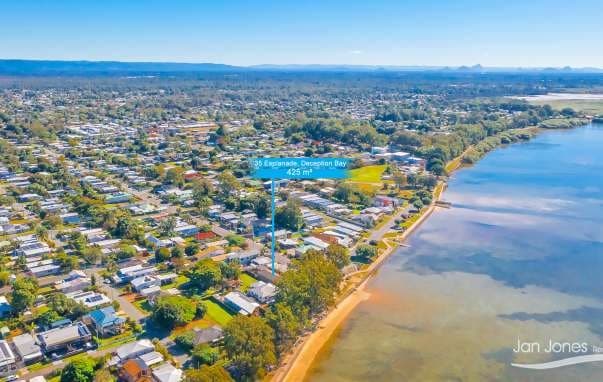 35 Esplanade, Deception Bay - Image 1