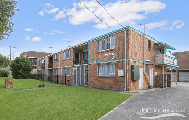 7/14-16 Meredith Street, Redcliffe - Image 1