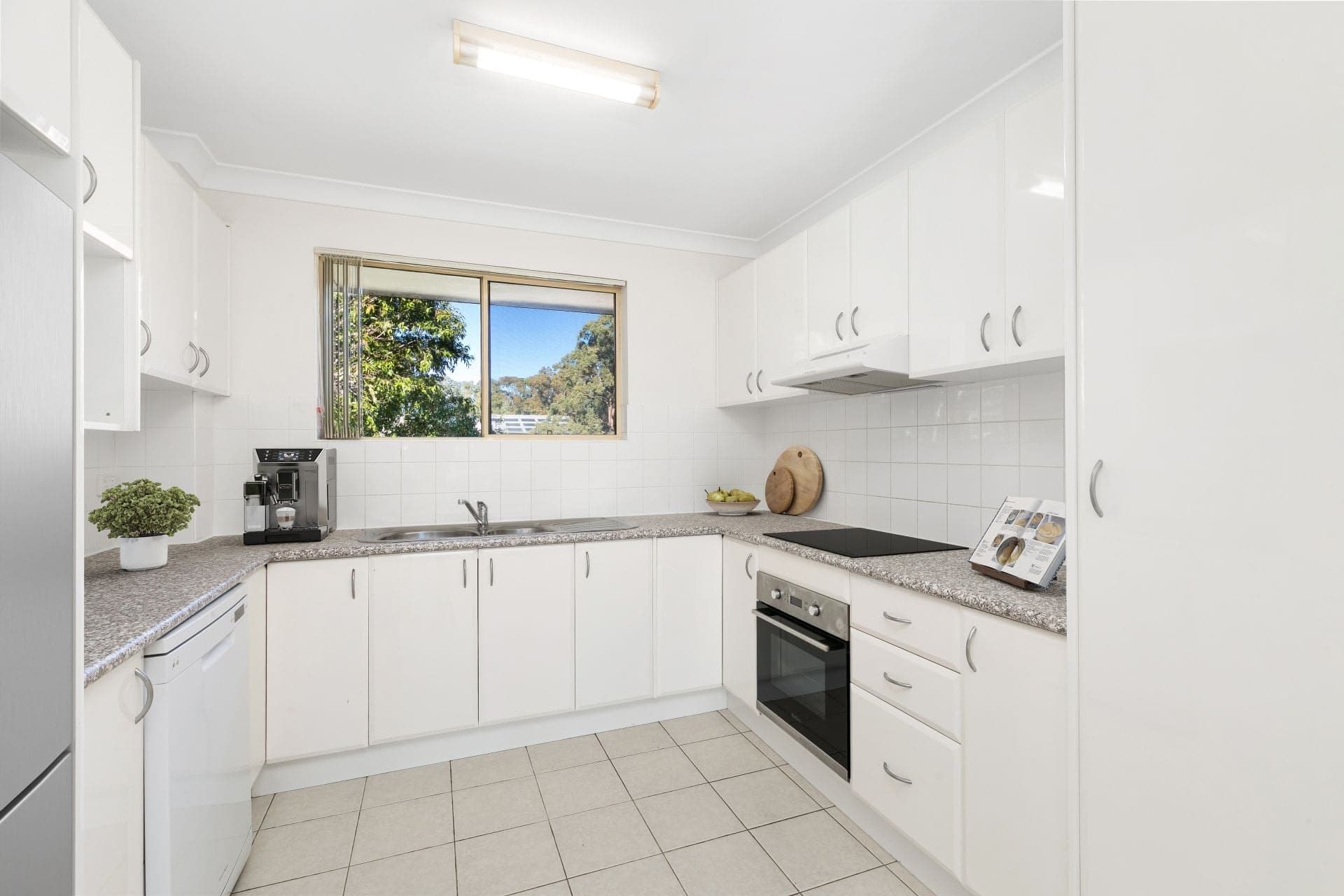 9/34-36 Auburn Street Sutherland NSW, Sutherland - Thumbnail 2