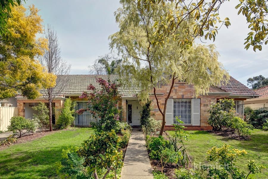 7 Mackirdy  Street, Fulham, Fulham - Image 1