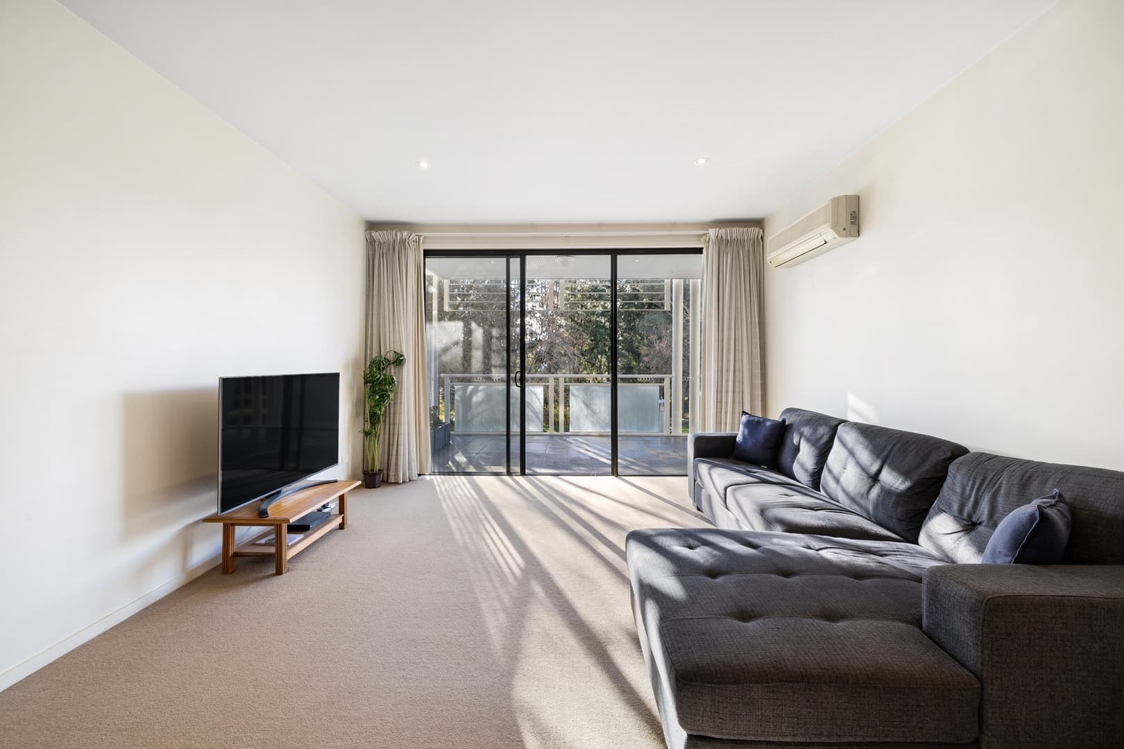 140/56 Eyre Street, Kingston ACT 2604, Kingston - Thumbnail 2