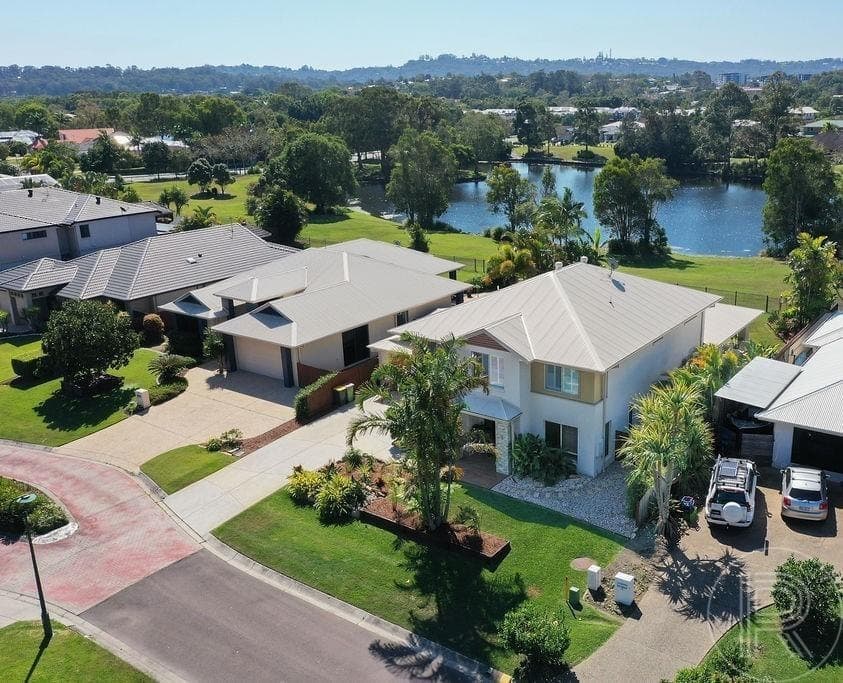 15 Oak Grove Way, Sippy Downs, Tender - Image 1