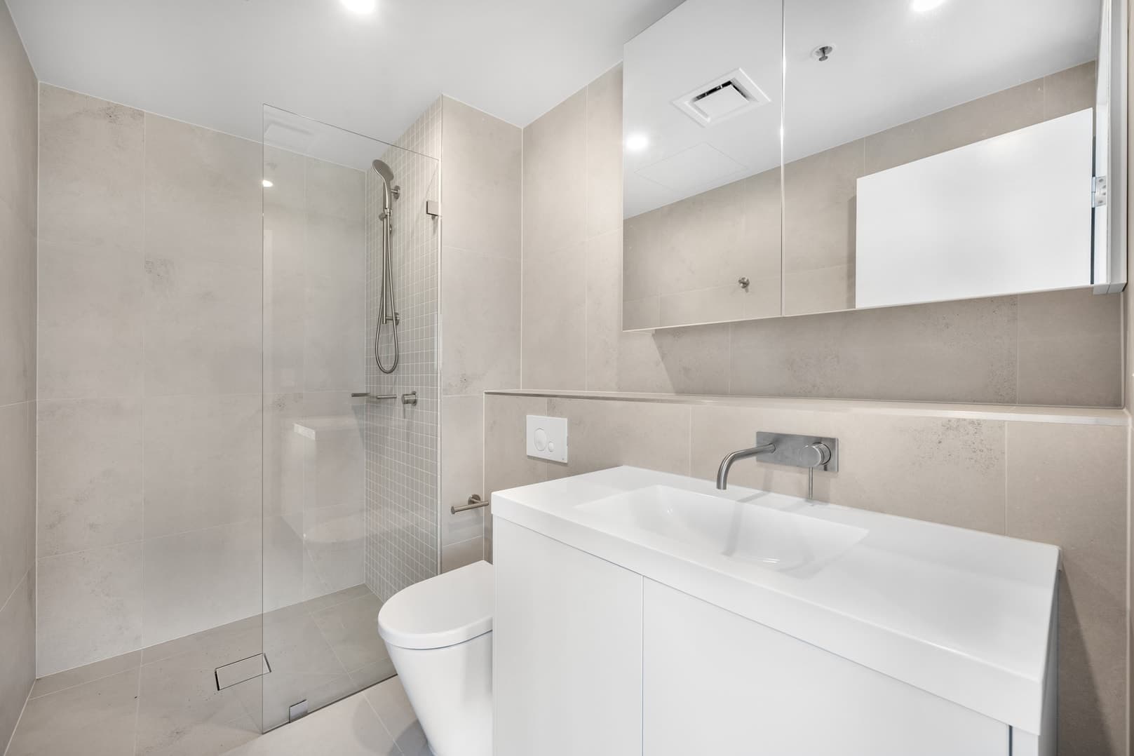 2504/1 Grazier Lane, Belconnen ACT 2617, Belconnen - Thumbnail 8