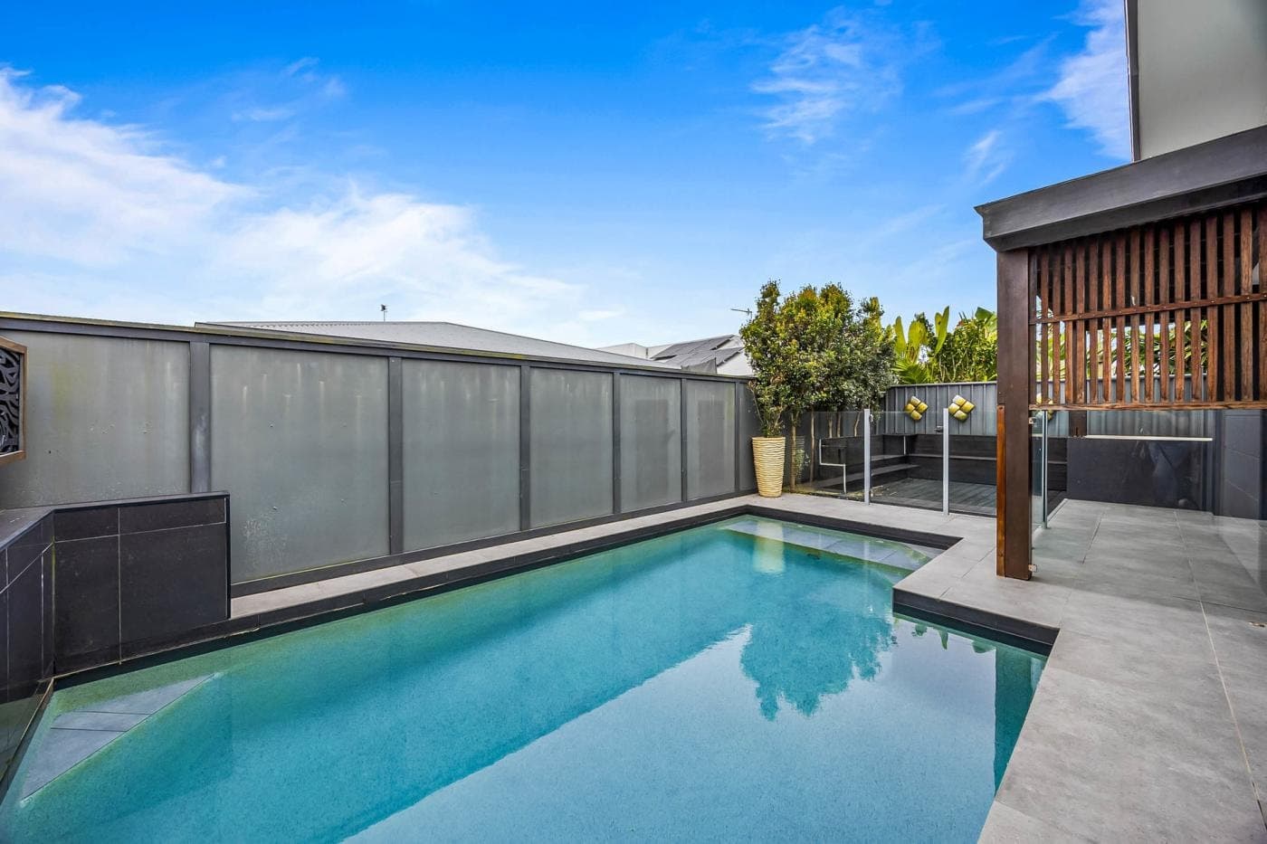 15 Kite Street, Mountain Creek, Tender - Image 1