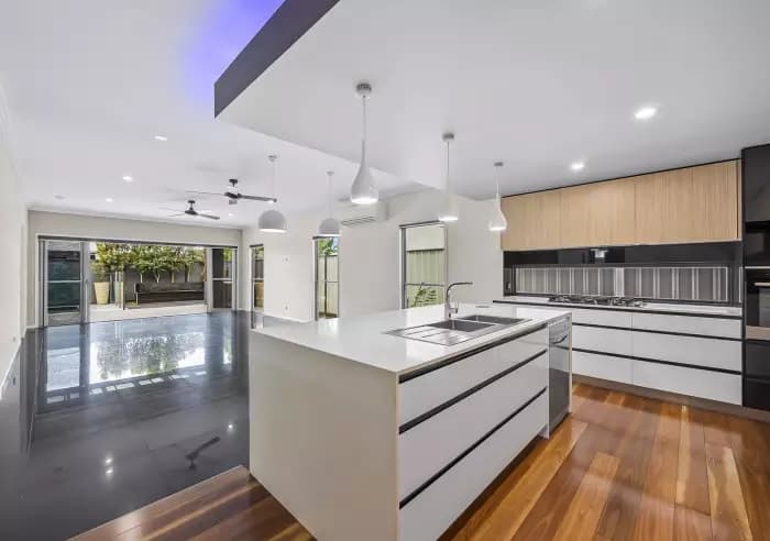 15 Kite Street, Mountain Creek, Tender - Thumbnail 4