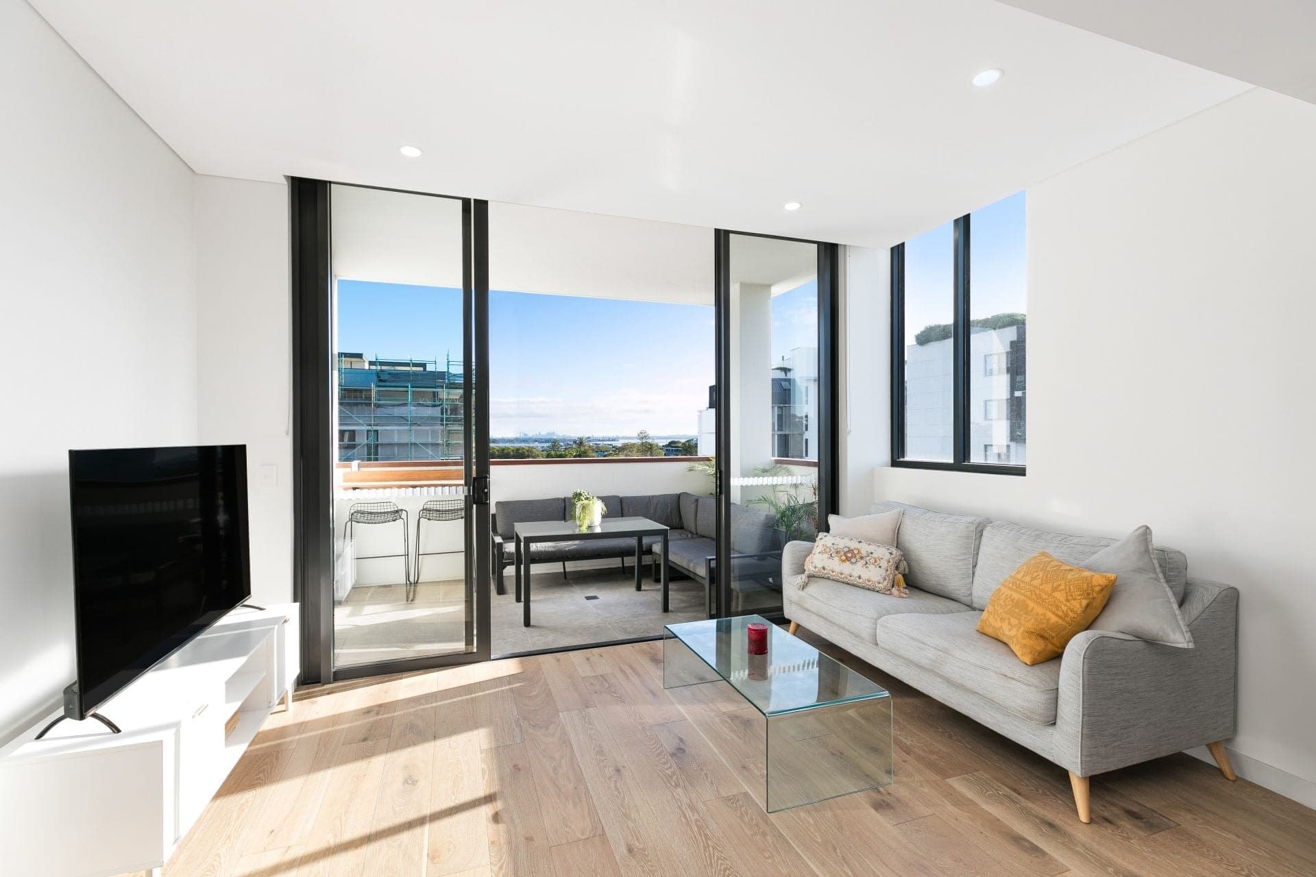 305/7 Hinkler Avenue Caringbah NSW, Caringbah - Thumbnail 2