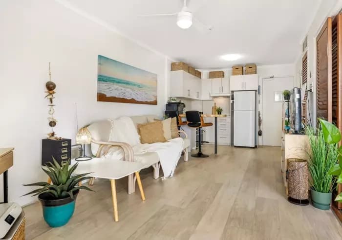 360/180 Alexandra Parade, Alexandra Headland, Tender - Thumbnail 4