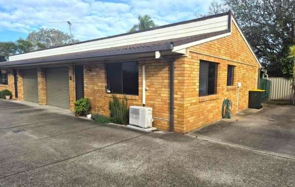 3, Woody Point - Image 1
