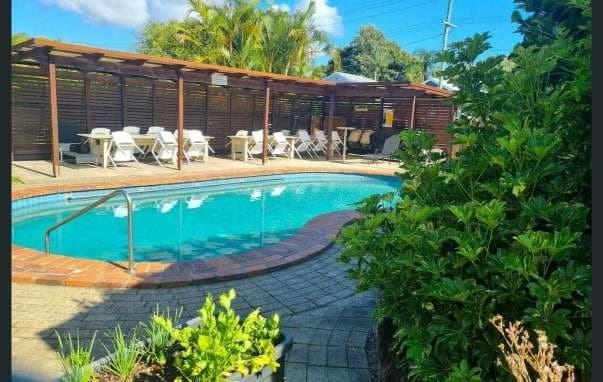 5, Redcliffe - Image 1