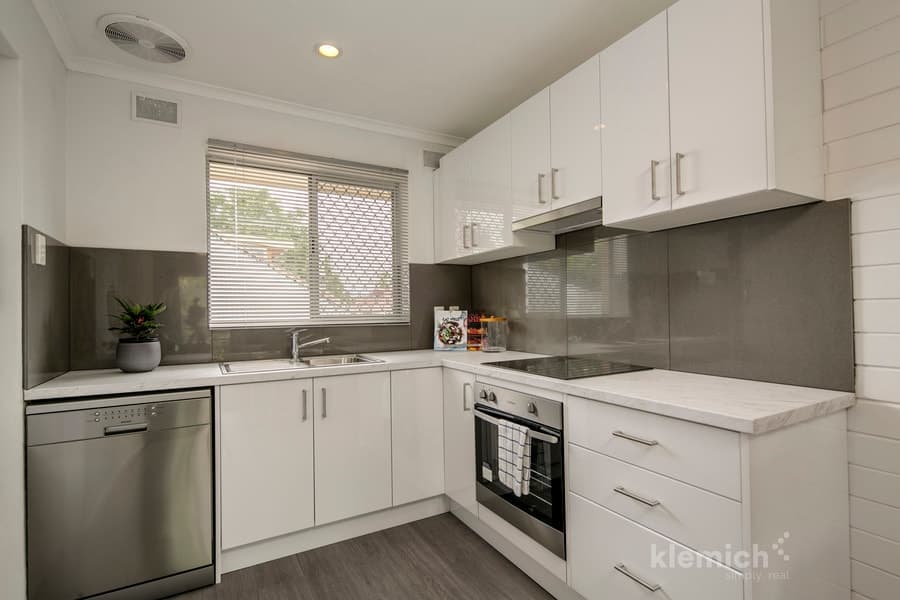 10/4 Loch Street, Stepney, Stepney - Image 1