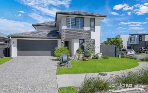 193 Spinnaker Boulevard, Newport - Image 1