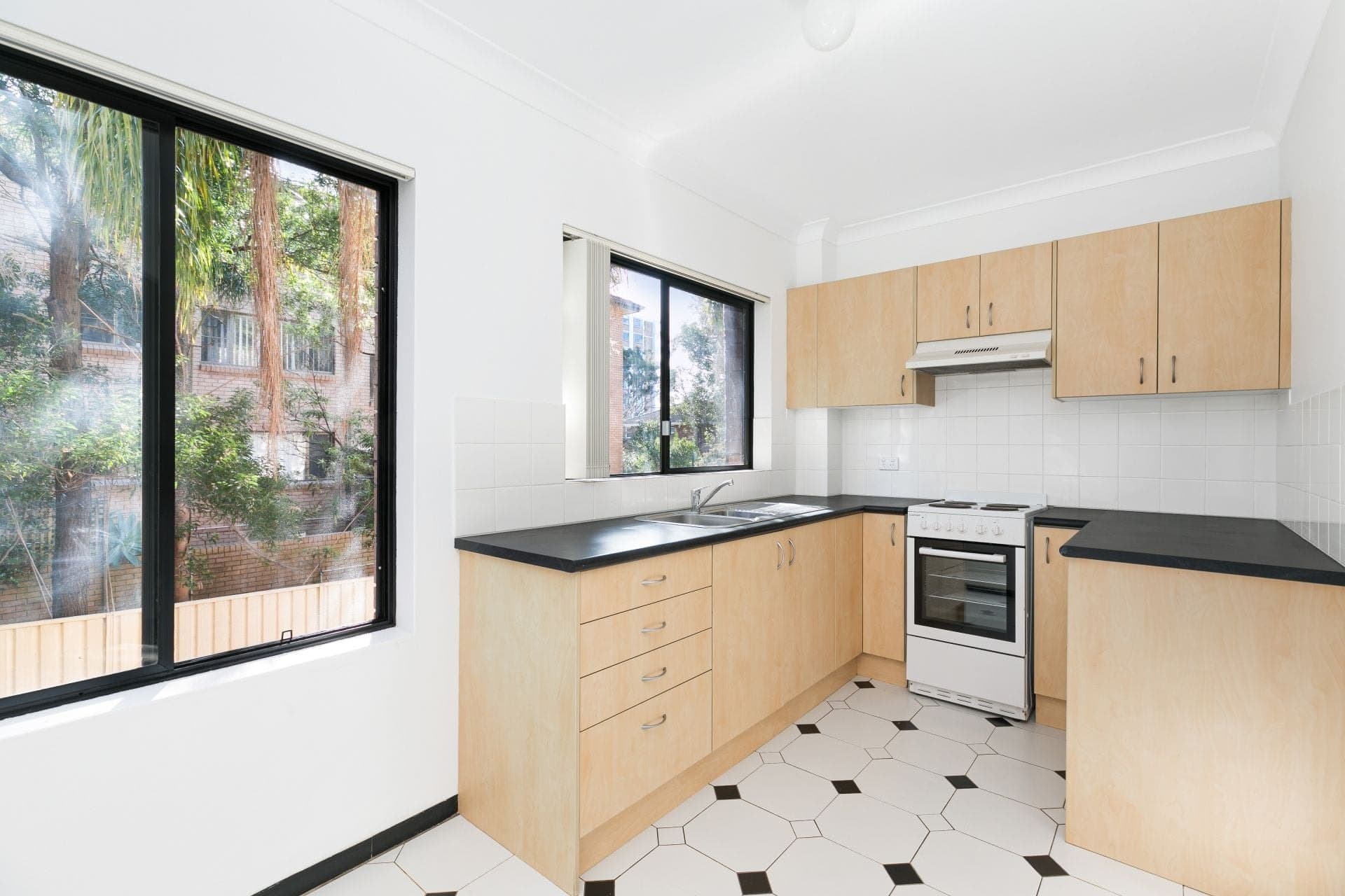 2/72-74 Parramatta Street Cronulla NSW, Cronulla - Thumbnail 3