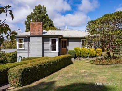 115 Village Lane, Somerset - Image 1