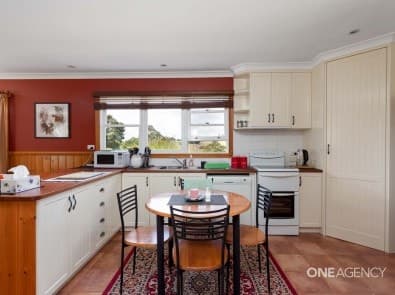 115 Village Lane, Somerset - Thumbnail 4