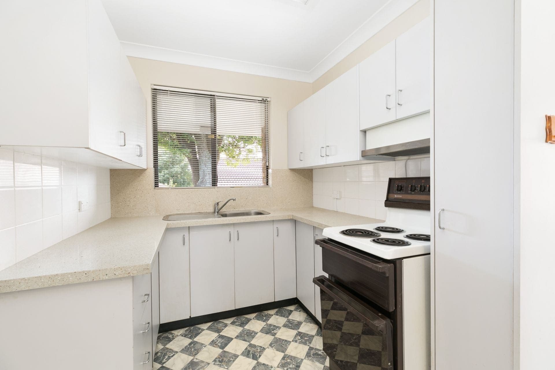 11/53 Kurrajong Street Sutherland NSW, Sutherland - Thumbnail 4