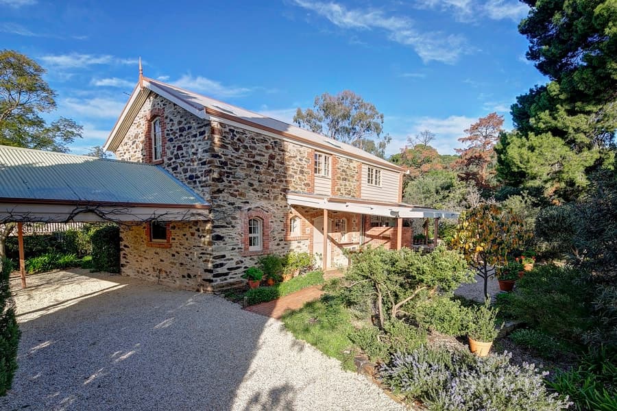 32 Carrick Hill Drive, Springfield, Springfield - Image 1