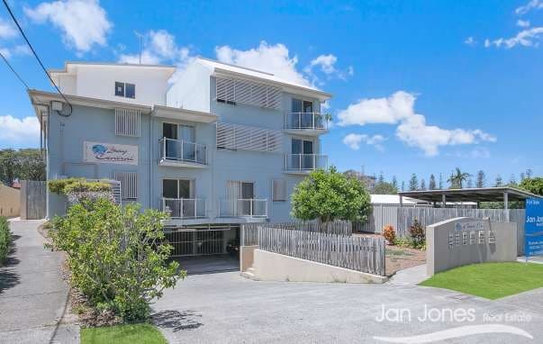 5/2-4 Irene Street, Redcliffe - Image 1