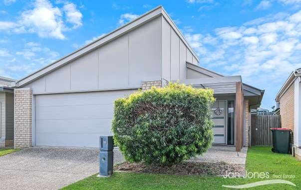 16 Cardamom Cl, Griffin - Image 1