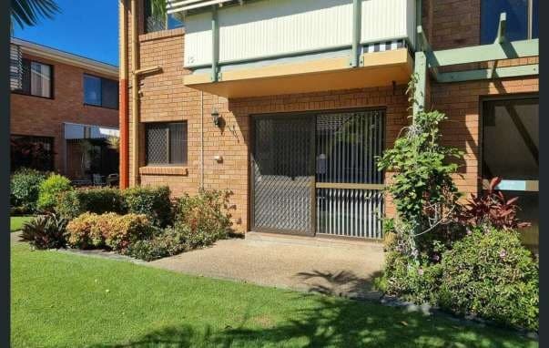 1/7 Sydney Street, Redcliffe - Image 1
