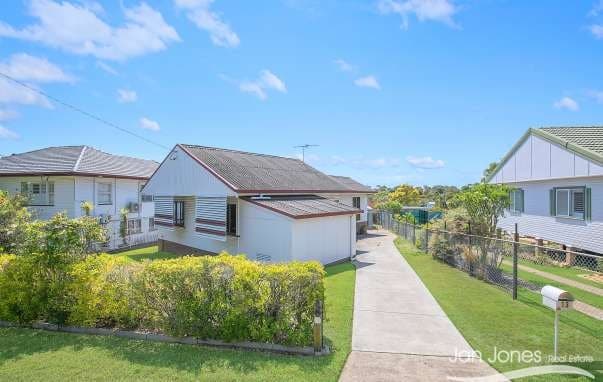 13 Prince Street, Clontarf - Image 1