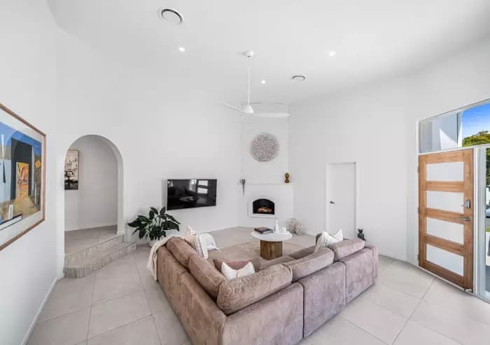 44 Lurnea Crescent, Mountain Creek, Tender - Thumbnail 5