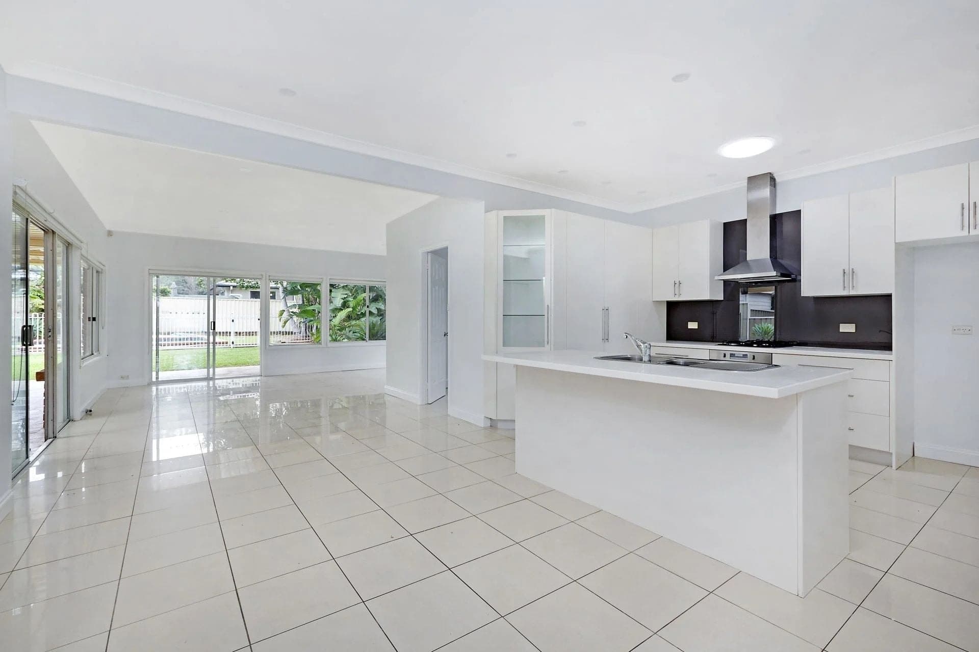 42 Caringbah Road Woolooware NSW, Woolooware - Thumbnail 3