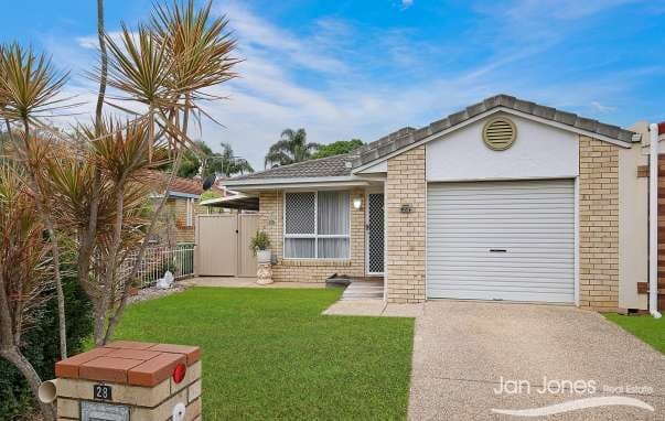 28 Garney St, Redcliffe - Image 1