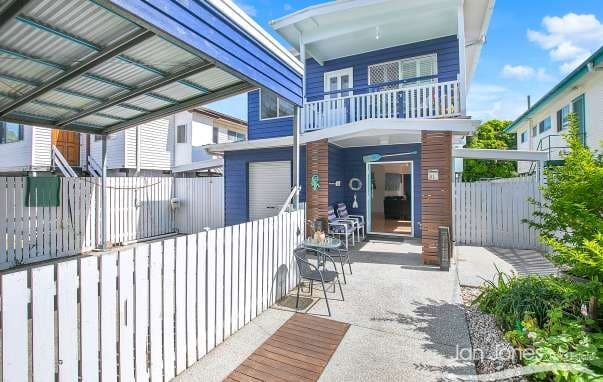 63 Longland St, Redcliffe - Image 1
