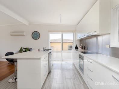 7 Seaside Crescent, Penguin, Penguin - Thumbnail 3