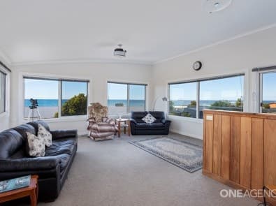 7 Seaside Crescent, Penguin, Penguin - Thumbnail 5