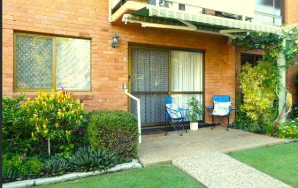 8, Redcliffe - Image 1
