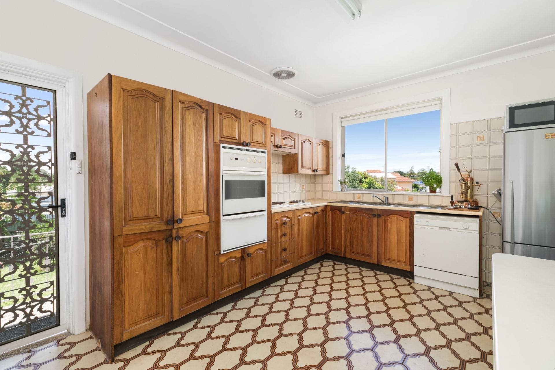 4 Culburra Road Miranda NSW, Miranda - Thumbnail 4