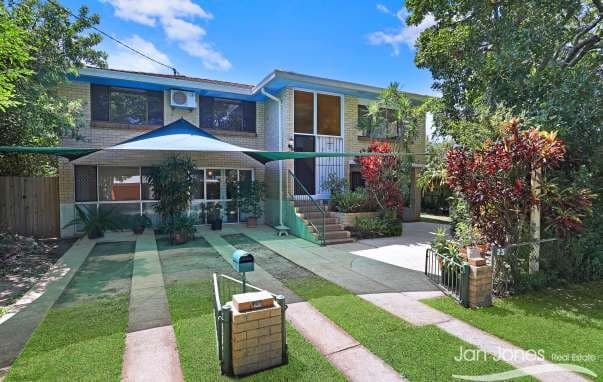 25 Clifford St, Woody Point - Image 1