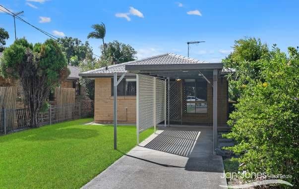 38 Sportsground St, Redcliffe - Image 1