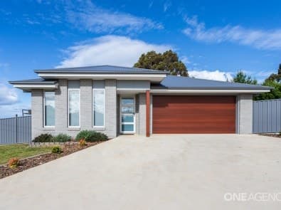 27 Pineleigh Street, Penguin, Penguin - Image 1