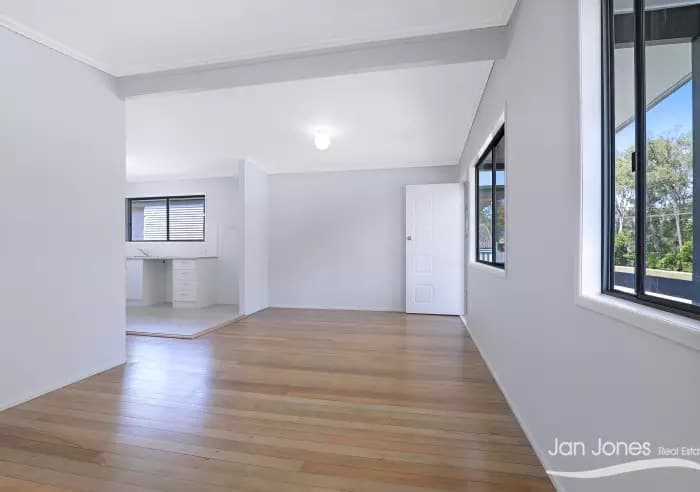 31 Maine Terrace, Deception Bay, Deception Bay - Thumbnail 3