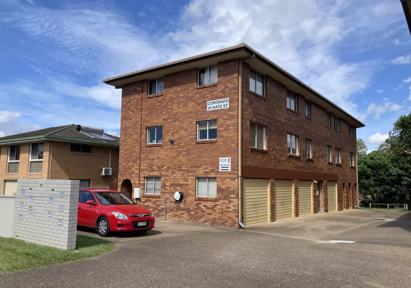 Unit 10, Woody Point - Thumbnail 2