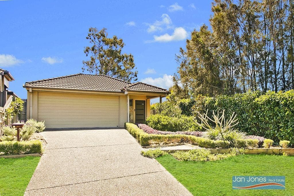 2 Waterlilly Court, Rothwell, Rothwell - Image 1