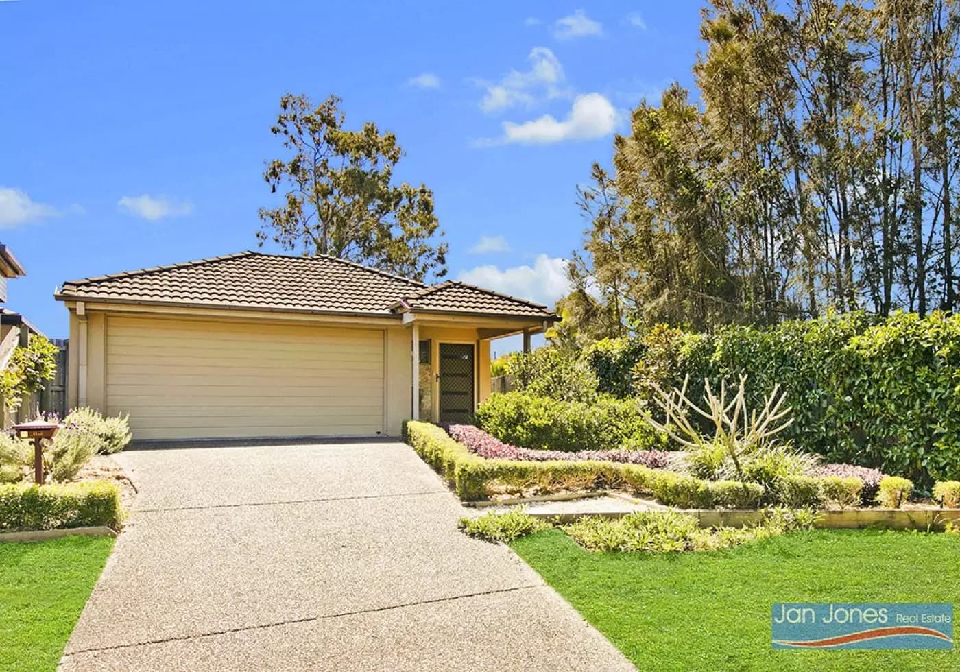 2 Waterlilly Court, Rothwell, Rothwell - Thumbnail 2