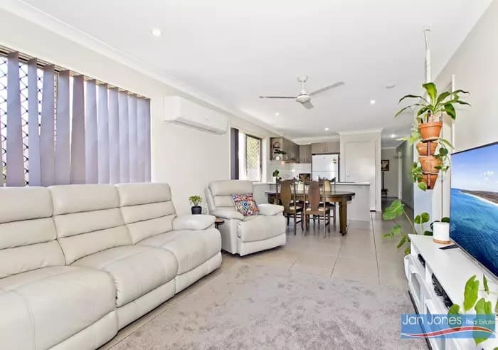 2 Waterlilly Court, Rothwell, Rothwell - Thumbnail 4