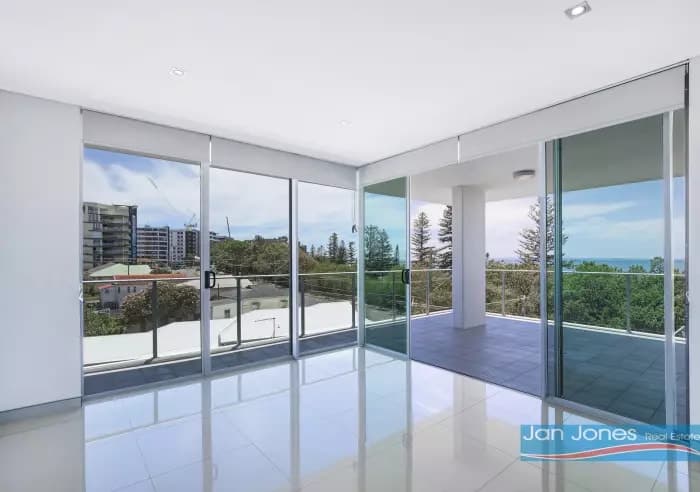 14, 17 Marine Parade, Redcliffe, Redcliffe - Thumbnail 6