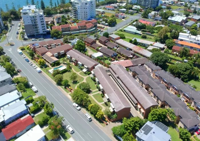 Unit 13, Redcliffe - Thumbnail 3