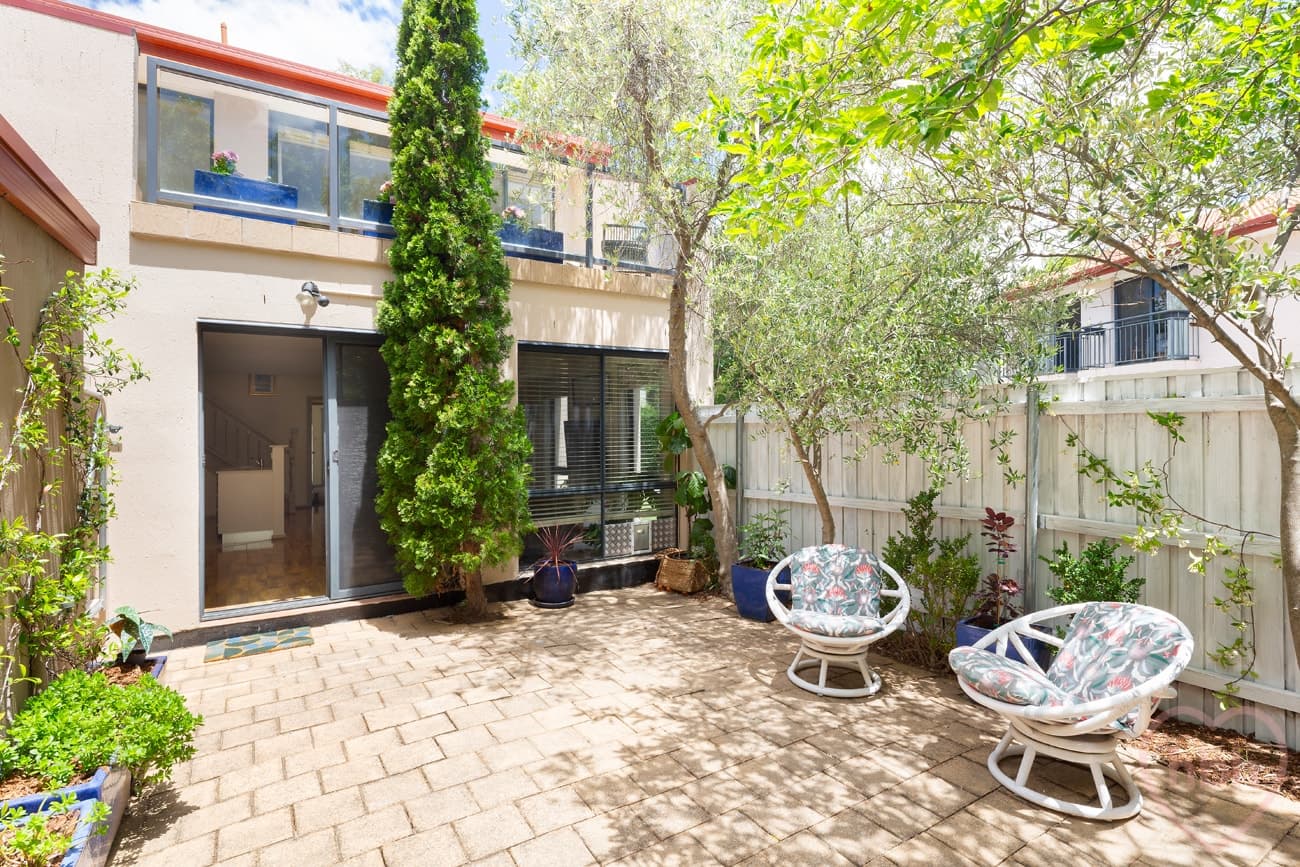 17/56 Ijong Street, Braddon - Image 1