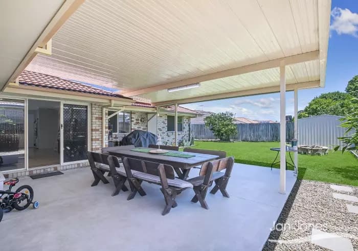 3 Cashmere Street, Rothwell, Rothwell - Thumbnail 3