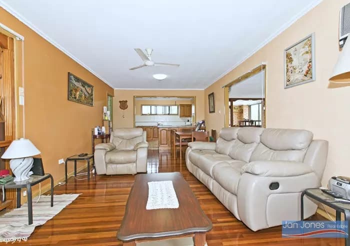 15 Mayleen Street, Clontarf, Clontarf - Thumbnail 3