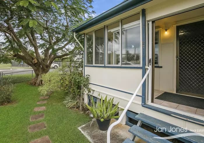 27 Westbrook St, Woody Point, Woody Point - Thumbnail 4
