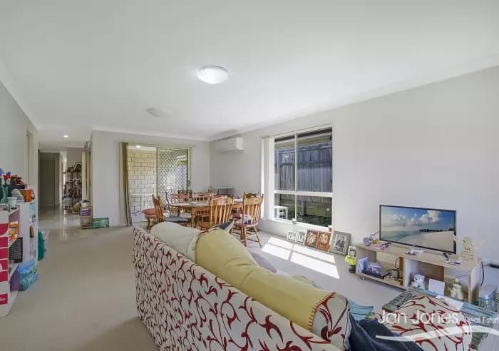 Duplex 2, Rothwell - Thumbnail 3