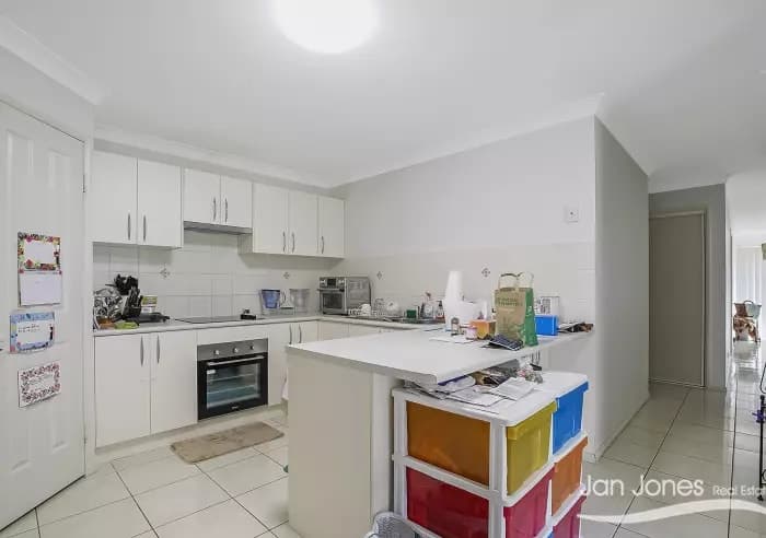 Duplex 2, Rothwell - Thumbnail 5