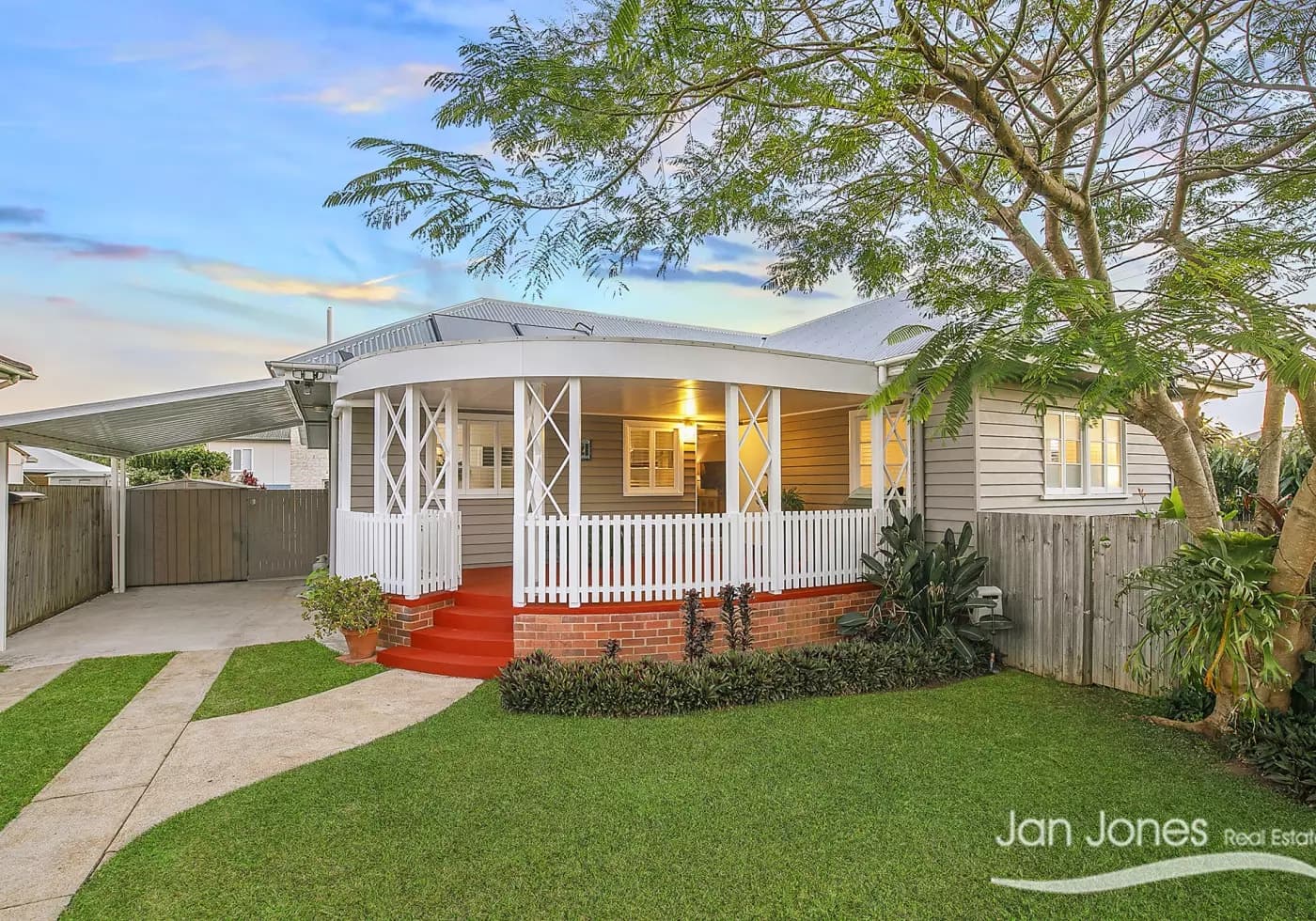 21 Westbrook St, Woody Point, Woody Point - Thumbnail 2